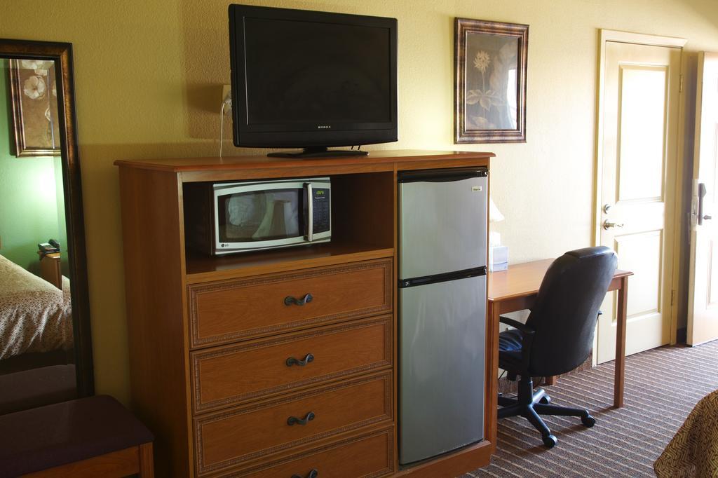 Coach Light Inn Brenham Ruang foto