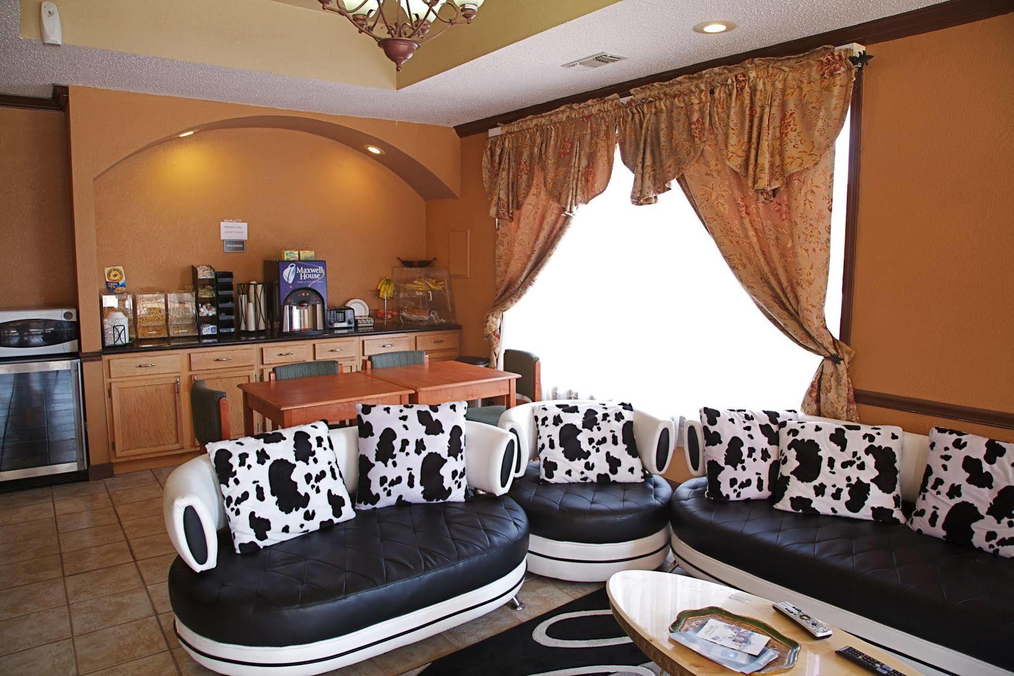 Coach Light Inn Brenham Bagian luar foto